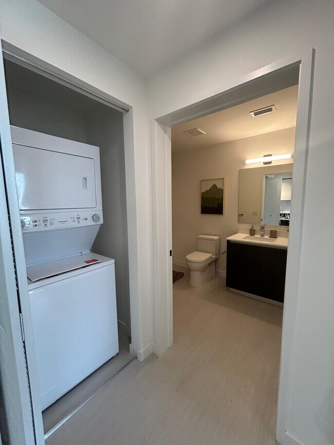 Foto del edificio - 20542 NW 18th Ave