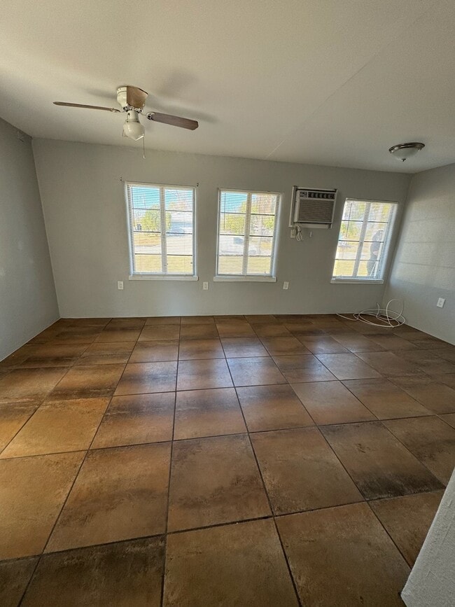 Building Photo - 2228 2nd Ave E