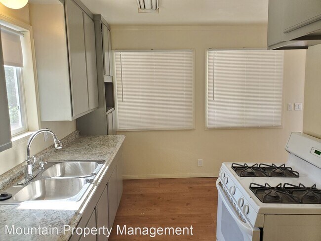 Building Photo - 2 br, 1 bath House - 23746 Hillside Unit B