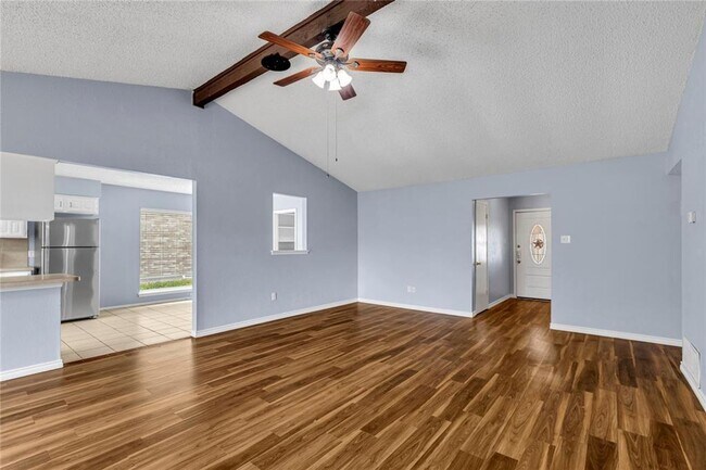 Building Photo - Nice 3 Bedroom, 2 Full Bath Home Located in SW Ft. Worth!