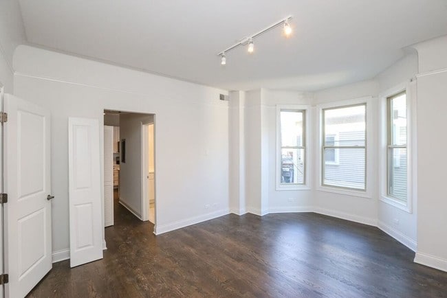 Building Photo - 1314 W Wrightwood Ave