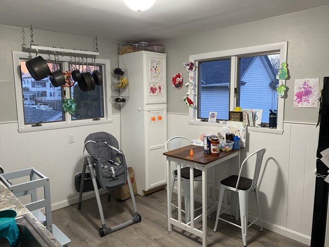 Building Photo - 547 Wilder St