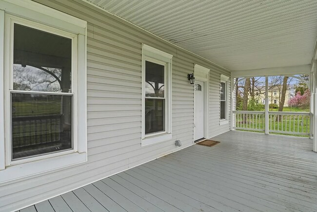 Building Photo - 426 Davis Rd