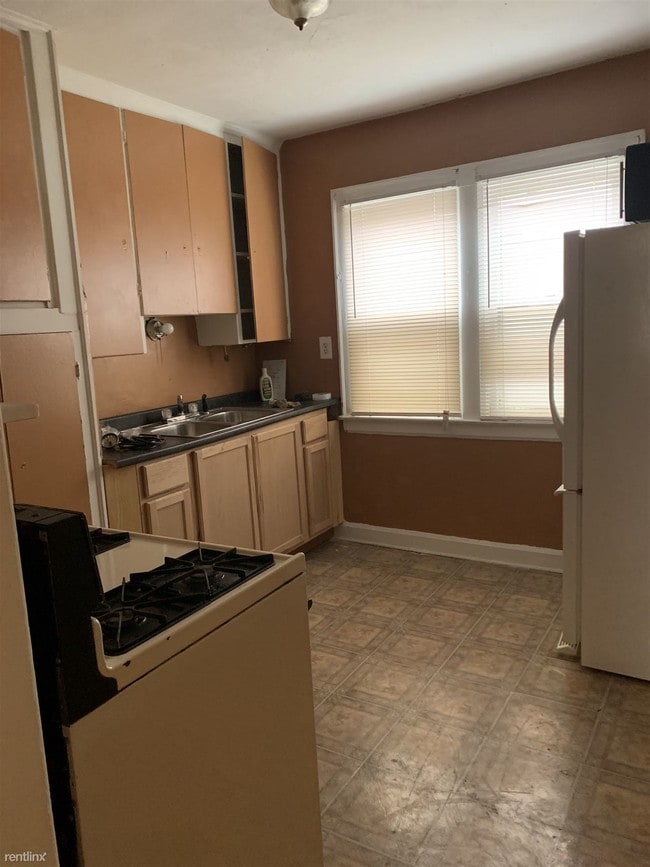 Foto del edificio - 2 br, 1 bath Flat - 14001 Mansfield St Fl 2