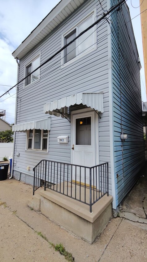 Foto principal - *Newly Updated 2BD/1BA Single-Family Home ...