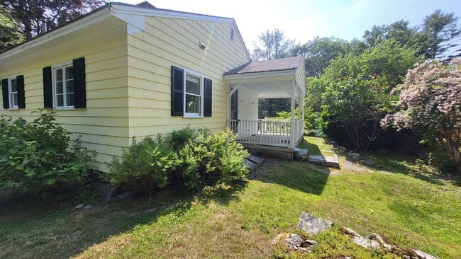 Foto del edificio - 32 S Main St