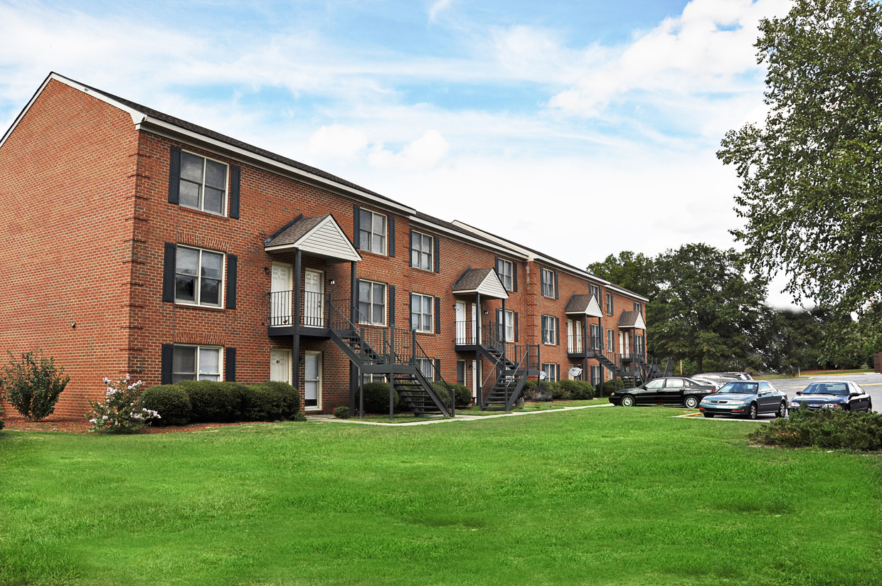 Building Photo - Chandler Heights