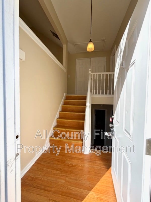 Foto del edificio - 2237 Hidden Creek Dr