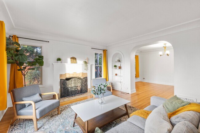 Área de estar - 710 Prospect Ave N