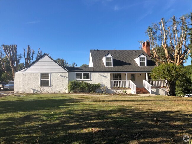 Building Photo - 19 Buckskin Ln