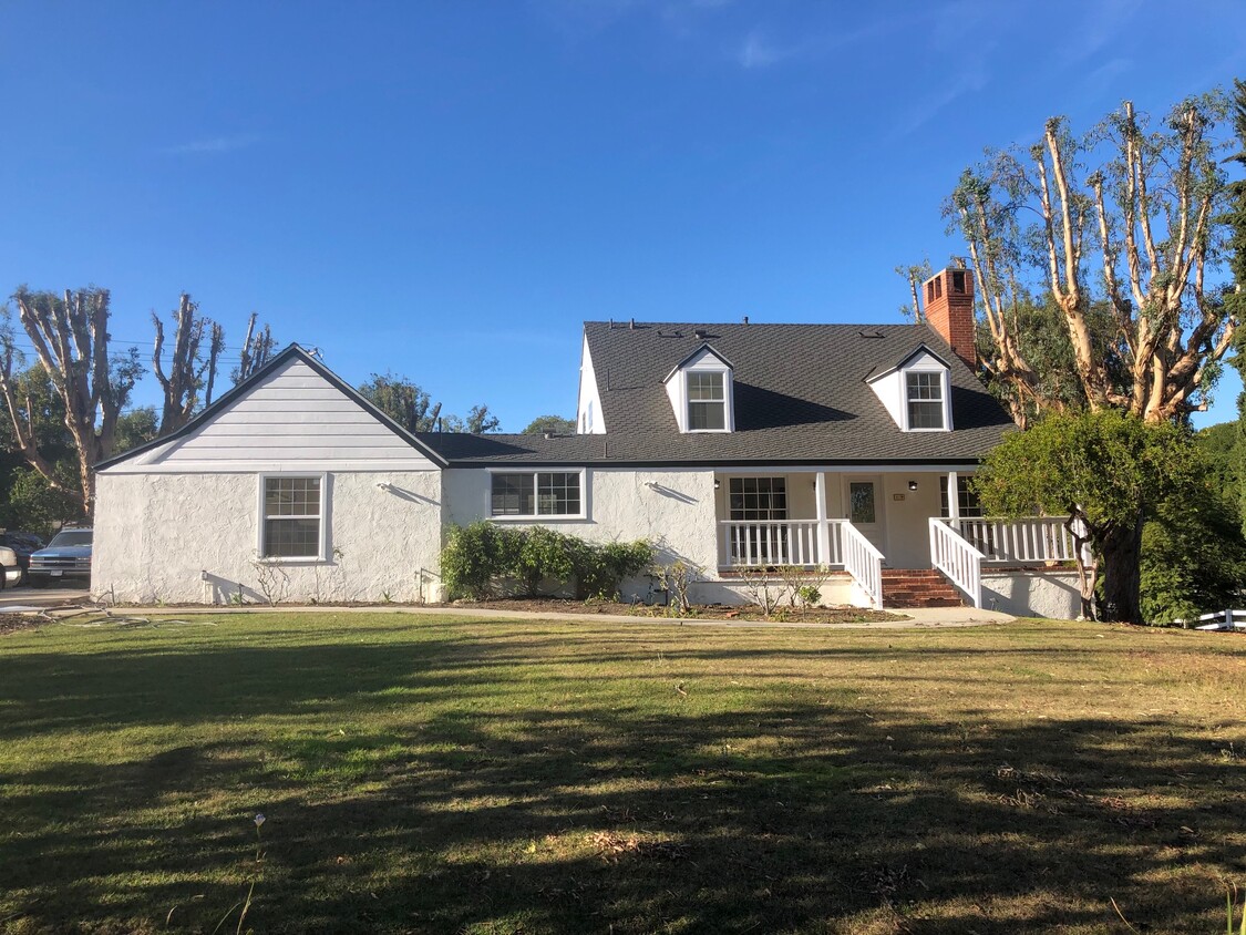 Primary Photo - 19 Buckskin Ln