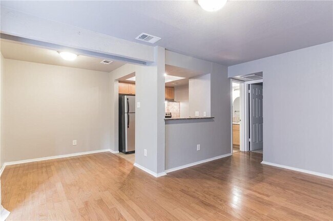 Building Photo - 3627 Menchaca Rd