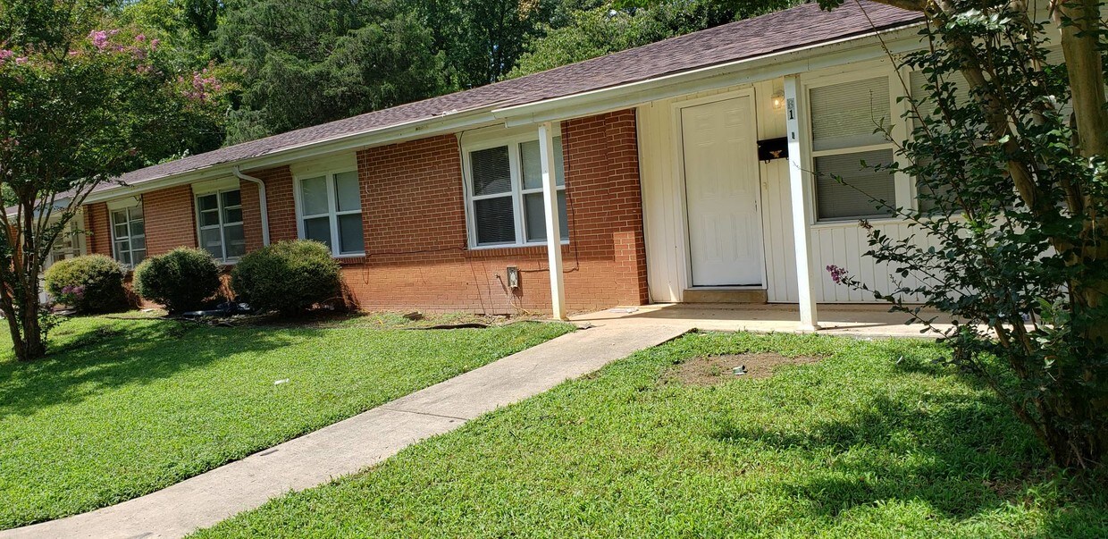 Primary Photo - 173 Baker Rd NW