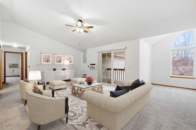Building Photo - Oak Ridge Apartments