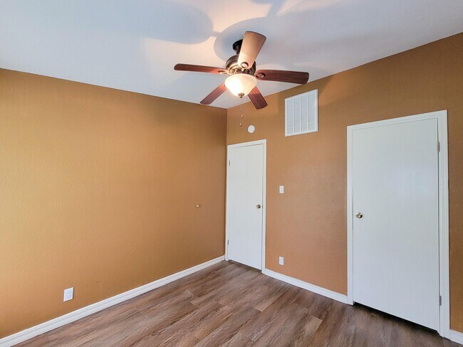 Foto del edificio - 20284 Forest Woods Ln