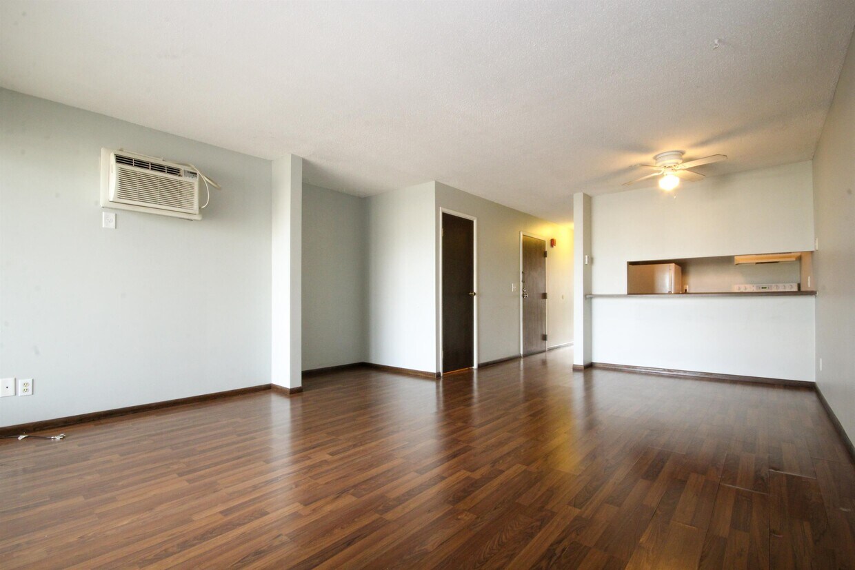 Foto principal - 12974 Nicollet Ave