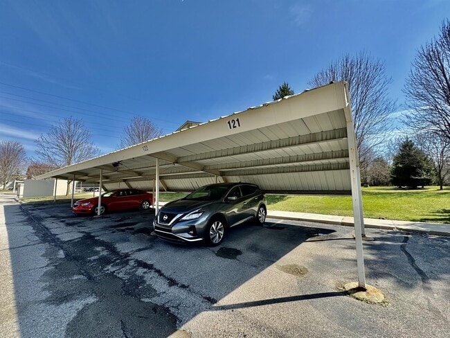 Building Photo - 2658 Stadium View Dr