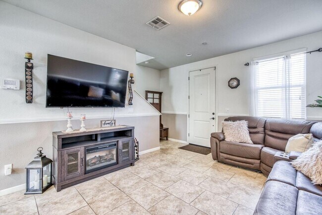 Foto del edificio - 3 br, 2.5 bath House - 3762 Friendship Ln.
