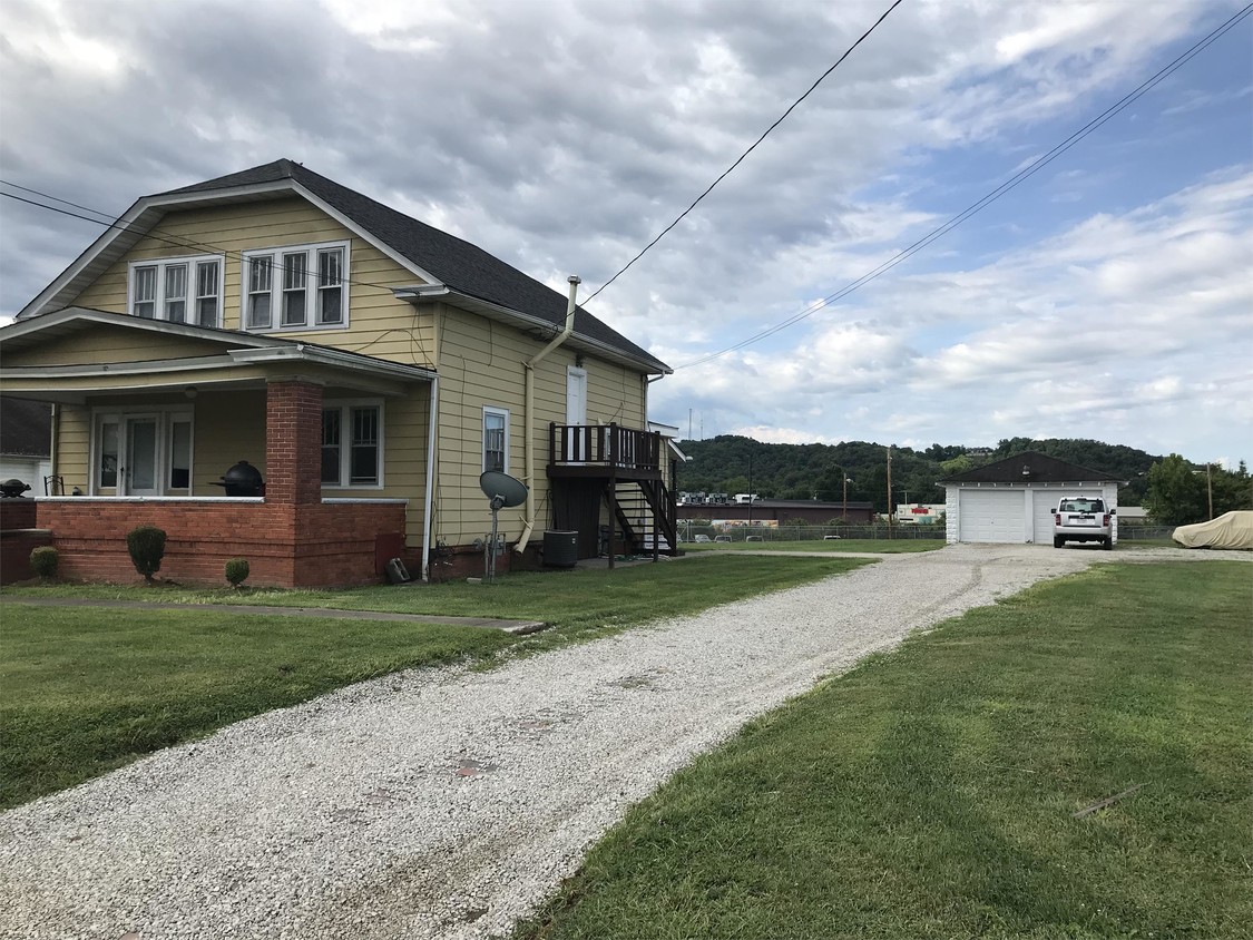 6305 E Pea Ridge Rd, Huntington, WV 25705 Townhome Rentals in Huntington WV