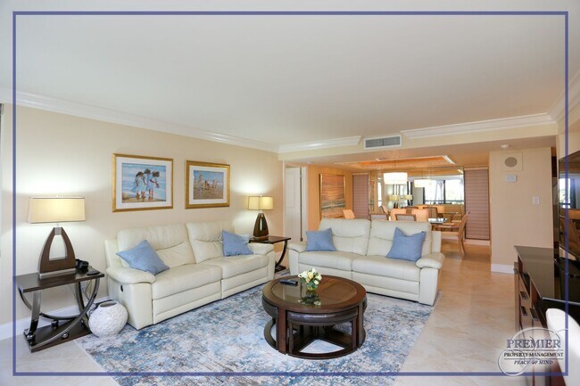 Foto del edificio - **PARK SHORE BEAUTY WALK TO VENETIAN VILLA...