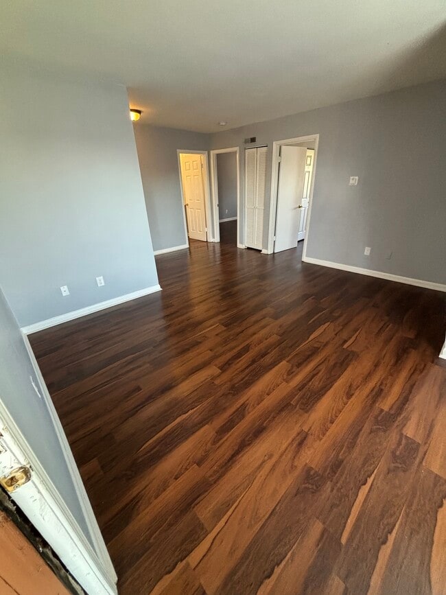 Foto del edificio - 517 W Market St