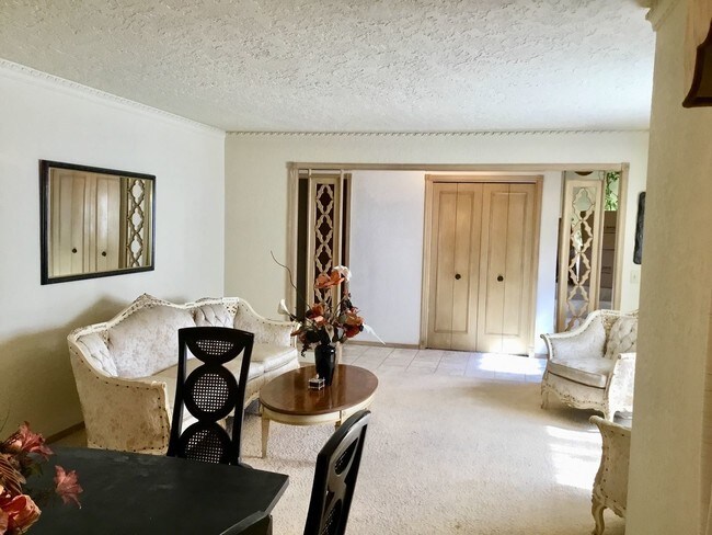 Building Photo - 4 br, 2.5 bath House - 12401 Arrowhead Way