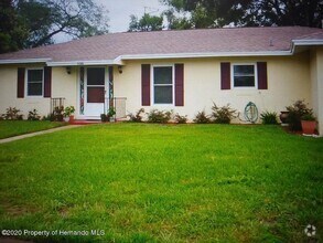 Building Photo - 7730 Pinehurst Dr