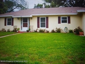 Building Photo - 7730 Pinehurst Dr