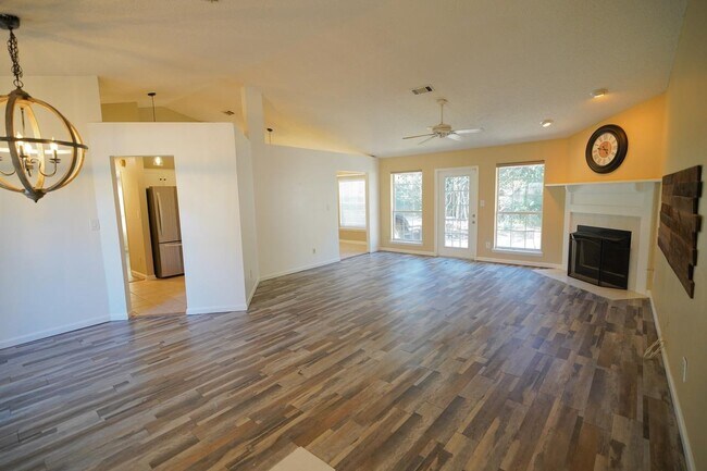 Foto del edificio - 3108 McCord Blvd