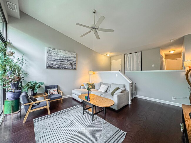 Building Photo - Sun-filled 2 Bed 2 Bath Condo With Private...