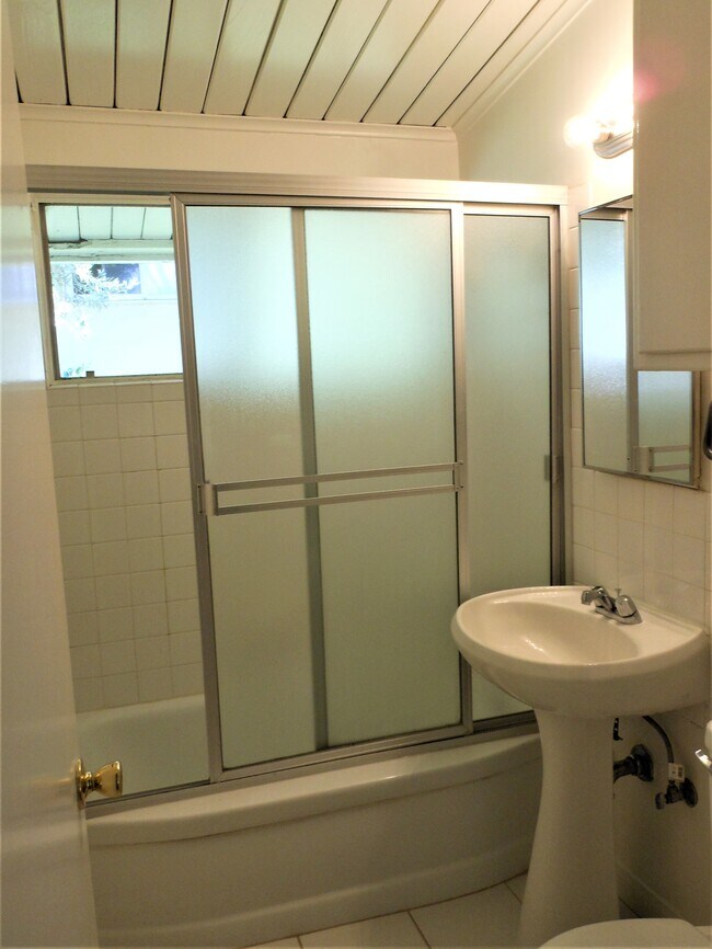 Bathroom - 7344 W Manchester Ave