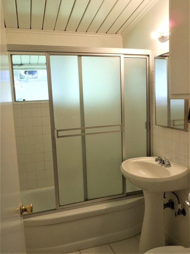 Bathroom - 7344 W Manchester Ave