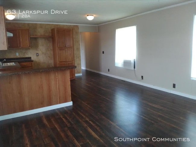 Building Photo - 63 Larkspur Dr