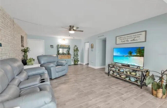 Living Room - 21287 Gertrude Ave