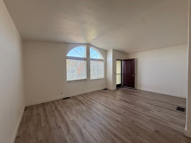 Foto del edificio - 4160 Jade St