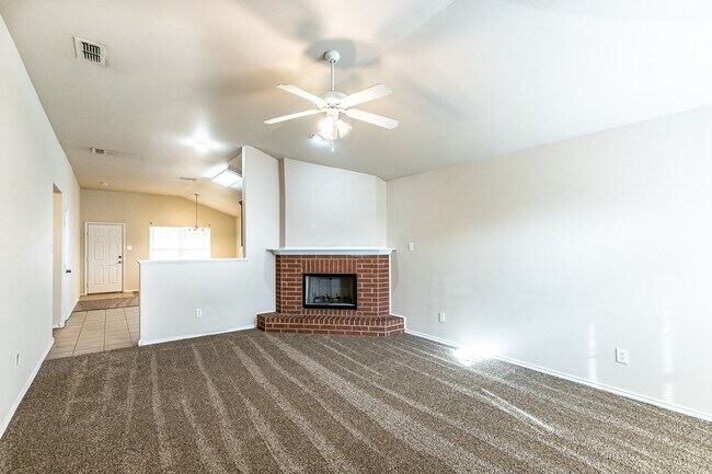 Foto del edificio - New carpet Throughout/ New Paint / Southwe...