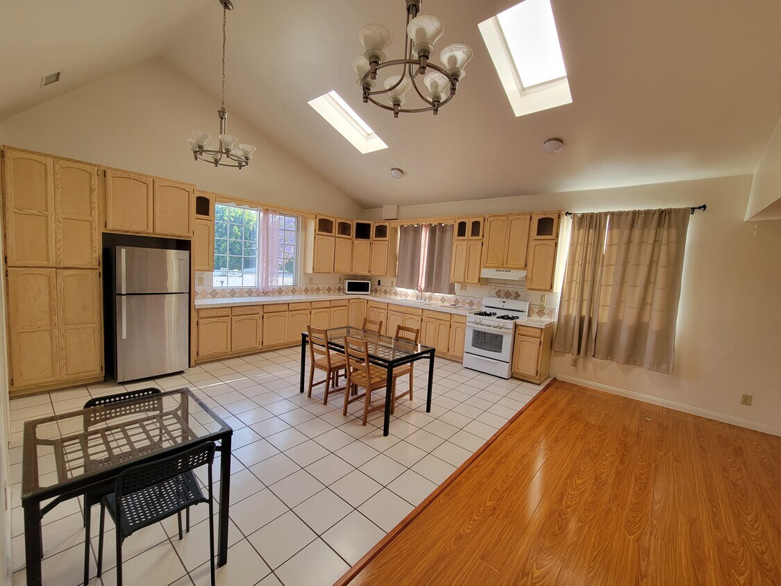 Foto principal - 2635 Dobinson St