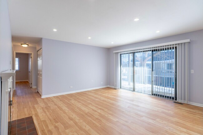 Foto del edificio - 49 Stanton Ct