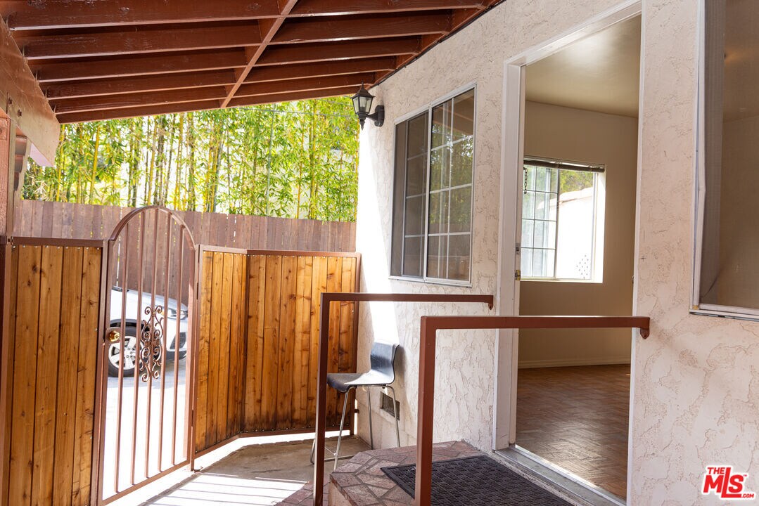 Foto principal - 642 N La Jolla Ave