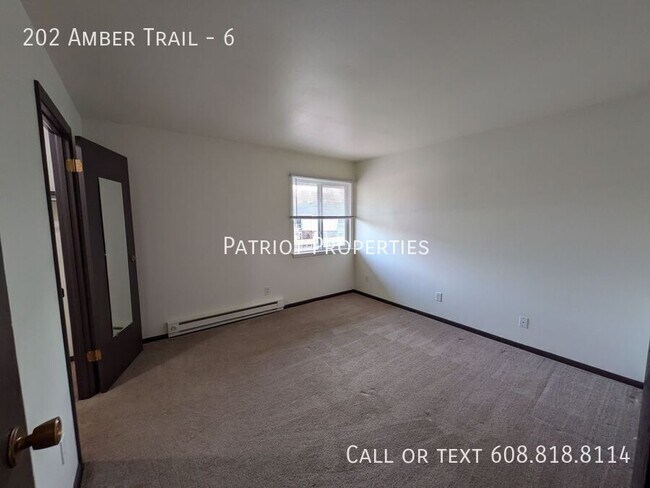 Foto del edificio - 2 bedroom/ 1 bath apartment in Sun Prairie...