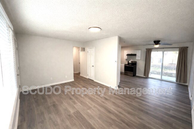 Foto del edificio - 11316 Donnelly Ave