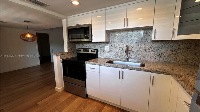 Foto del edificio - 8415 SW 107th Ave