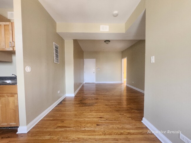Foto del edificio - 1550 N Parkside Ave