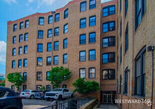 Building Photo - 525 N Halsted St