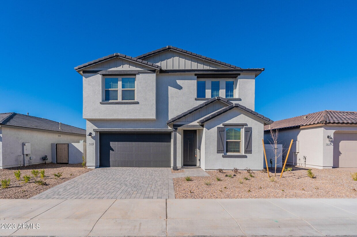 Foto principal - 9420 E Saturn Ave