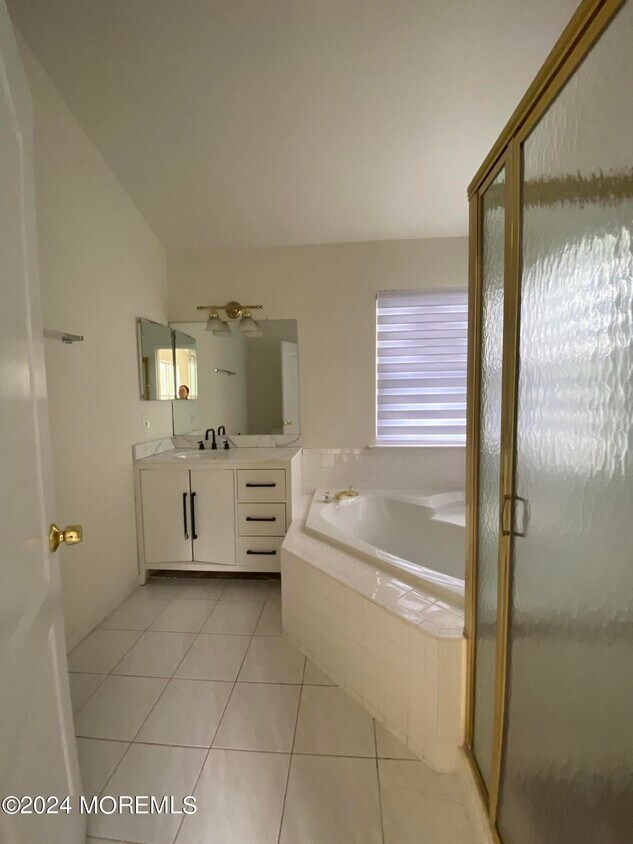 Primary Photo - 1701 Wagon Wheel Ct