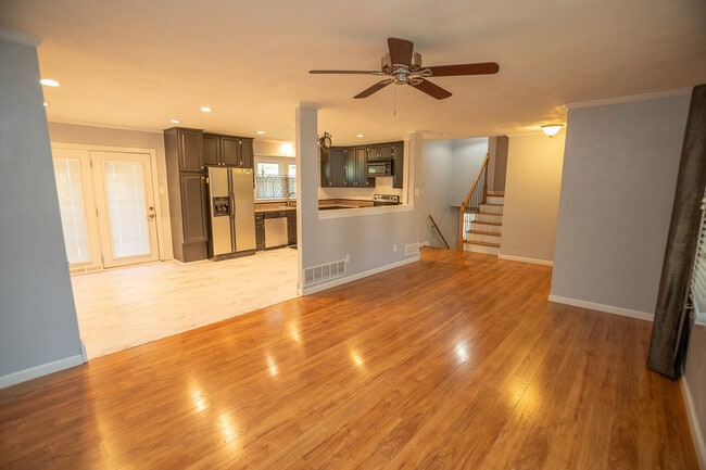 Foto del edificio - 710 Earl Lee Dr