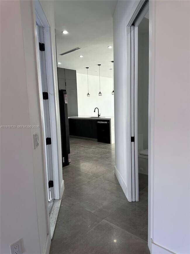 Foto del edificio - 4655 SW 32nd Ave