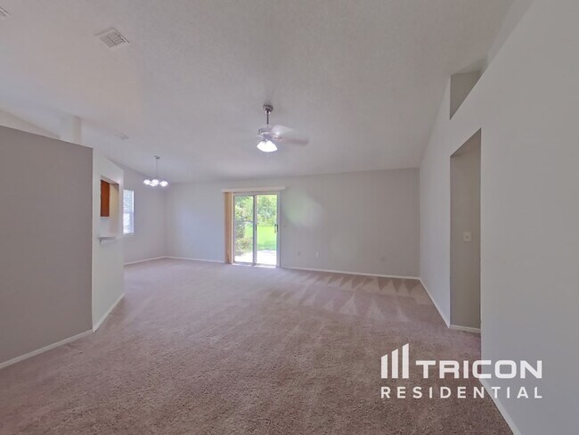 Foto del edificio - 635 Charles Pinckney Street Orange Park FL