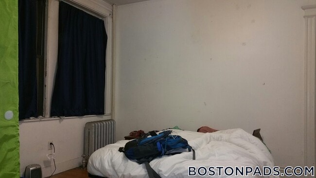 Building Photo - 56 Queensberry St